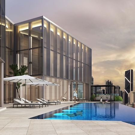 Pavilion Hotel Kuala Lumpur Managed By Banyan Tree Kültér fotó The pool at the 101