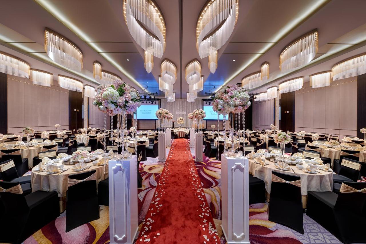 Pavilion Hotel Kuala Lumpur Managed By Banyan Tree Kültér fotó The ballroom of the hotel