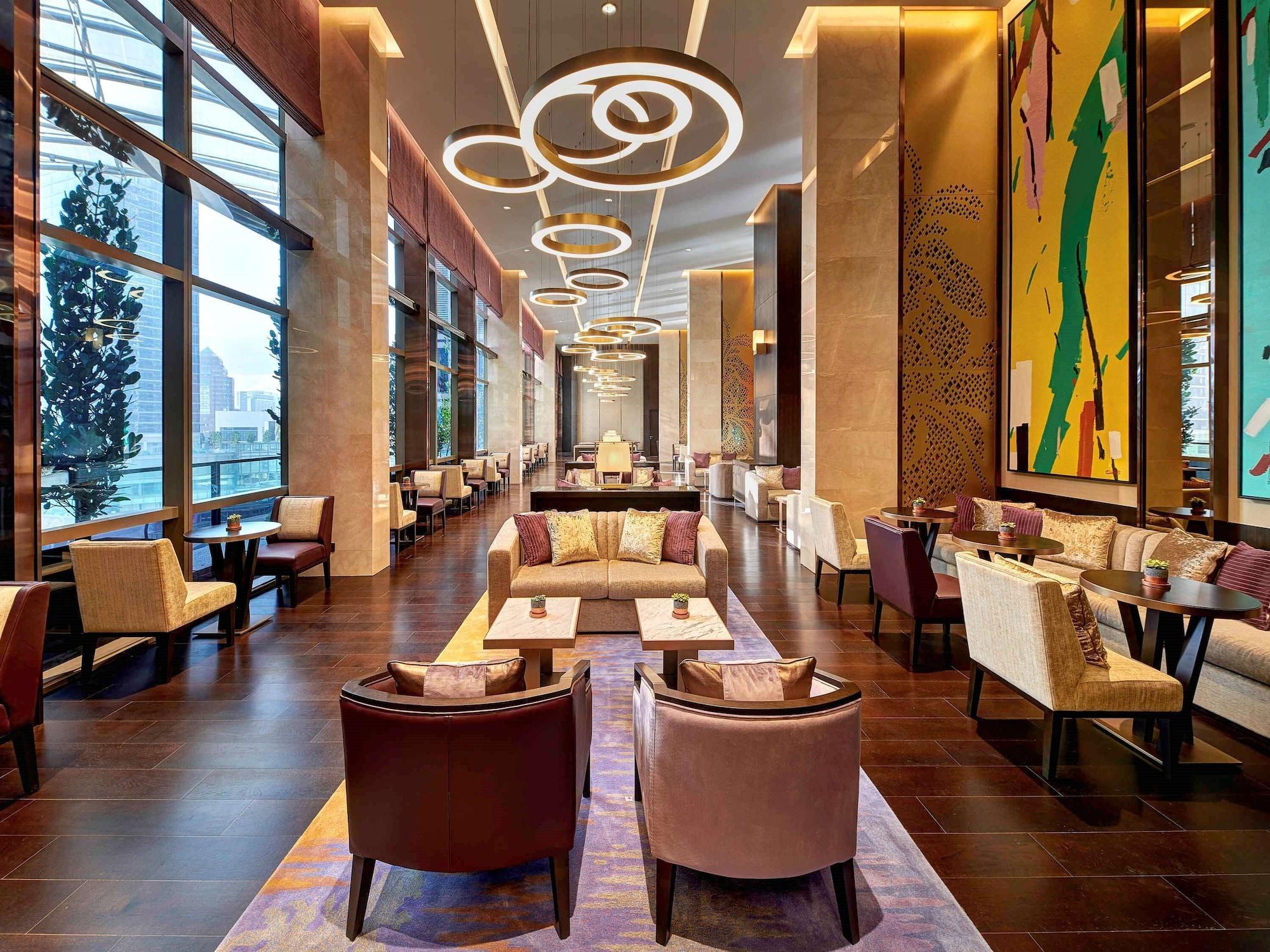 Pavilion Hotel Kuala Lumpur Managed By Banyan Tree Kültér fotó The Lounge at the airport