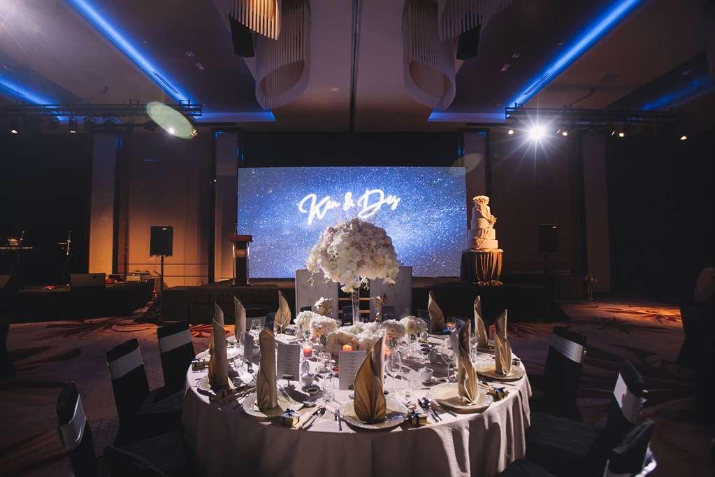 Pavilion Hotel Kuala Lumpur Managed By Banyan Tree Kültér fotó The 2019 awards ceremony